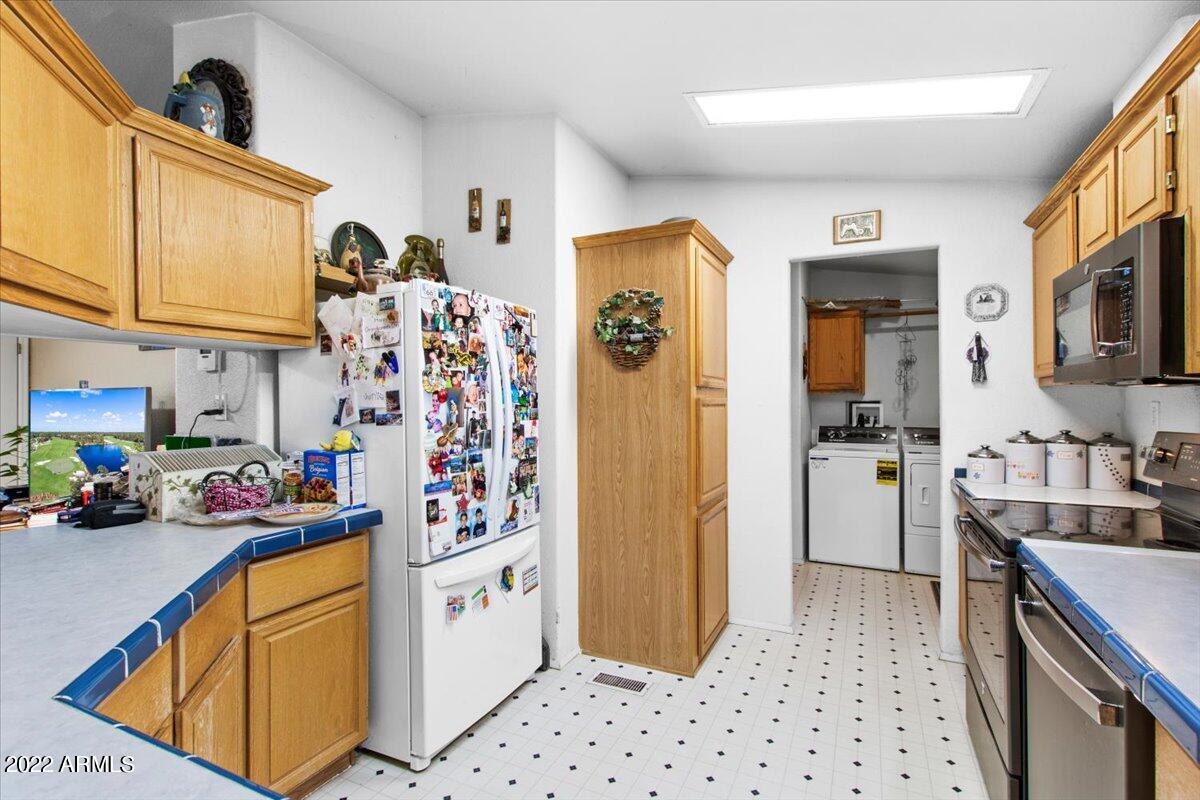 4734 East Rolling Ridge Road San Tan Valley, AZ 85140 - Photo 15 of 26 15-Kitchen