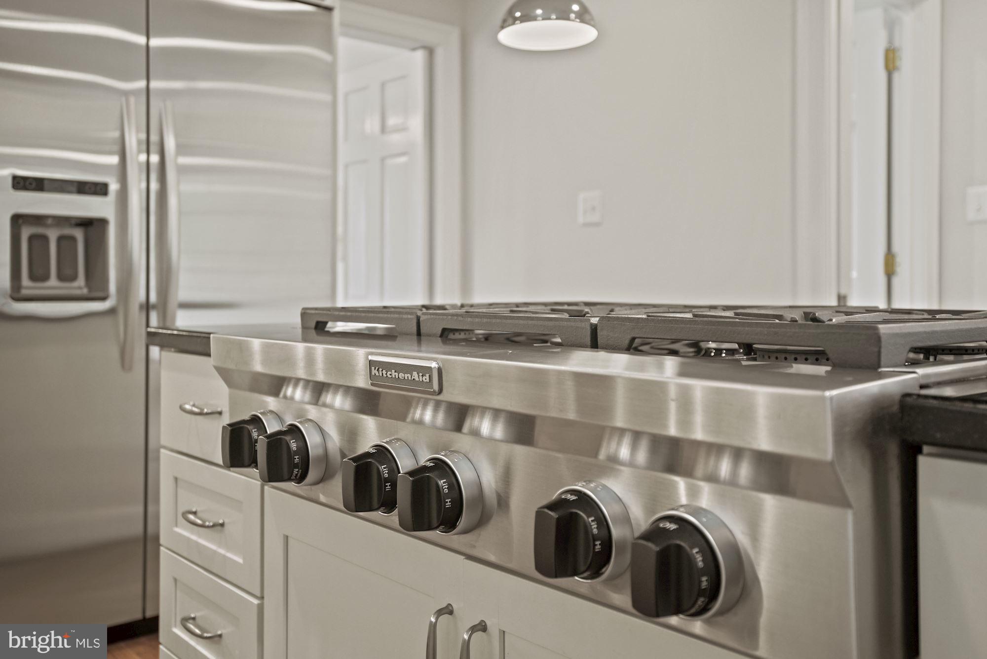 7907 Glenbrook Road Bethesda, MD 20814 - Photo 8 of 40 Kitchen Aid 6 gas burner cooktop