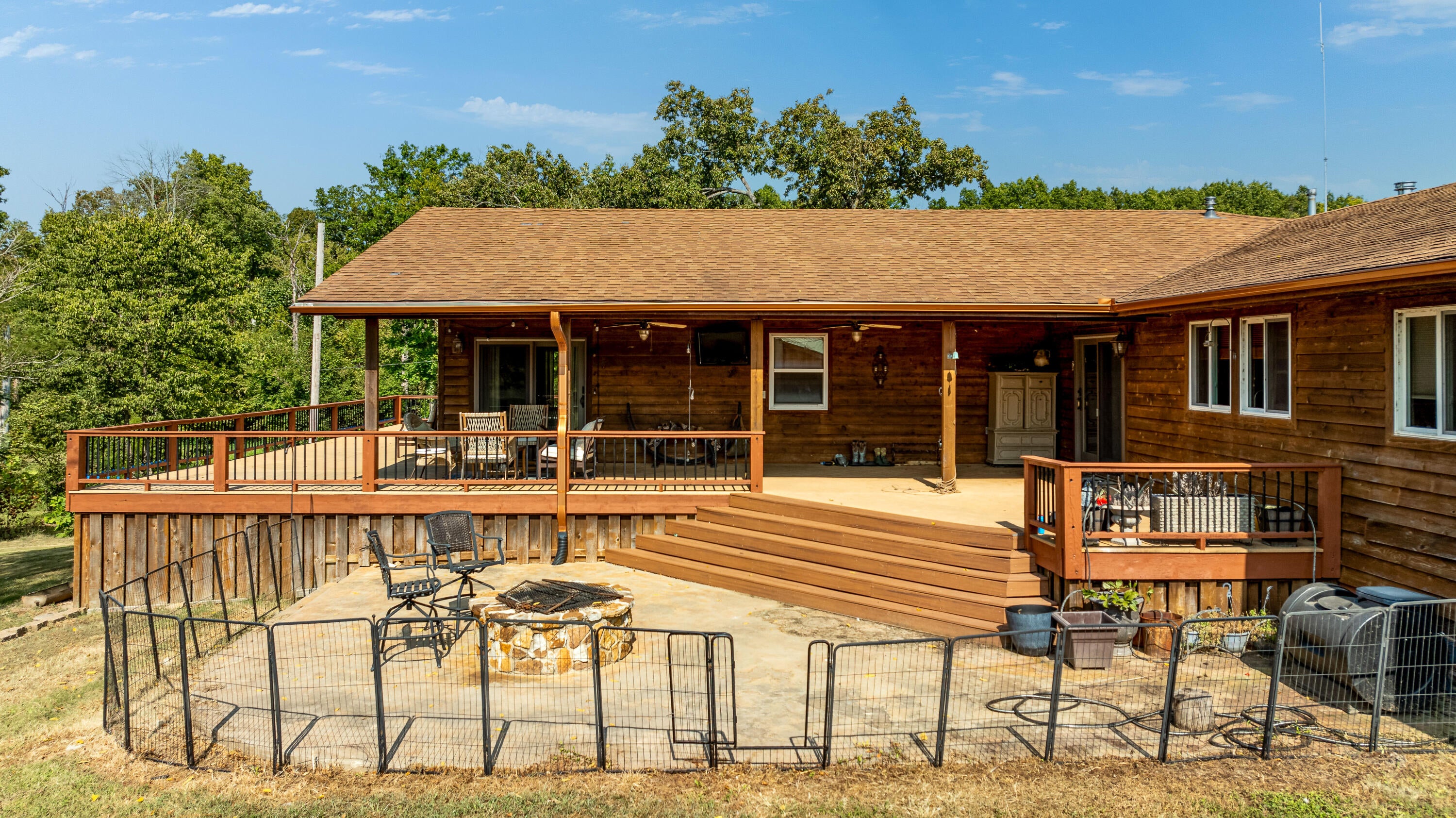 33601 South 680 Road Jay, OK 74346 - Photo 36 of 78 removable temporary fence to keep livestock off porch