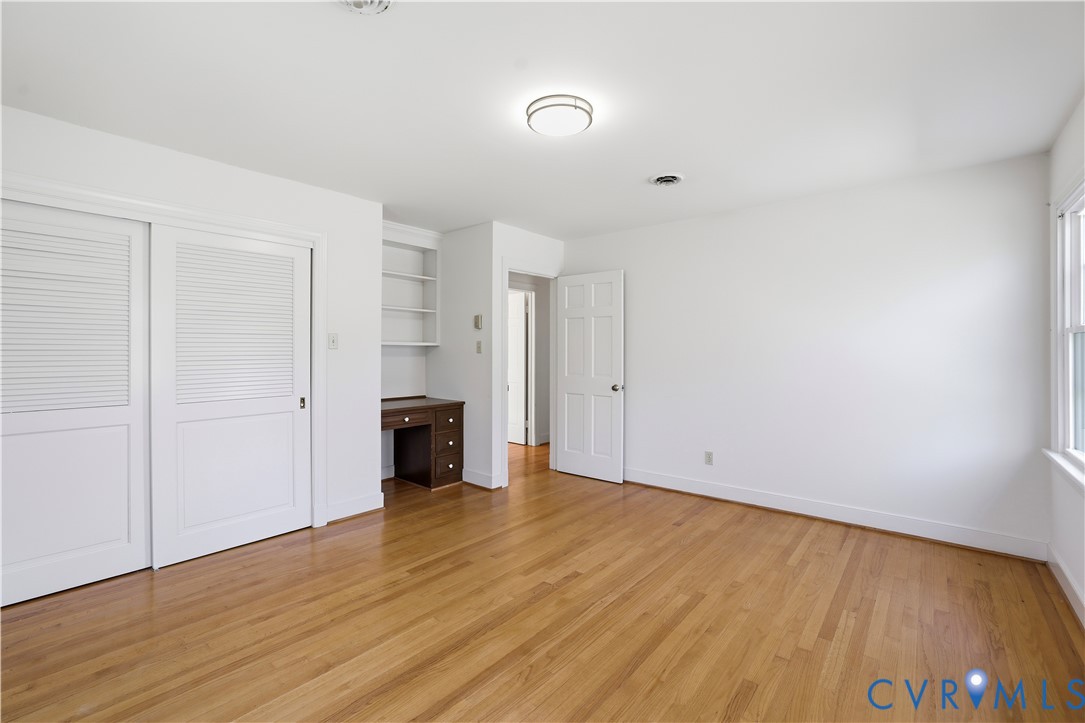 11352 Rockville Road Rockville, VA 23146 - Photo 28 of 38 a view of a livingroom with wooden floor