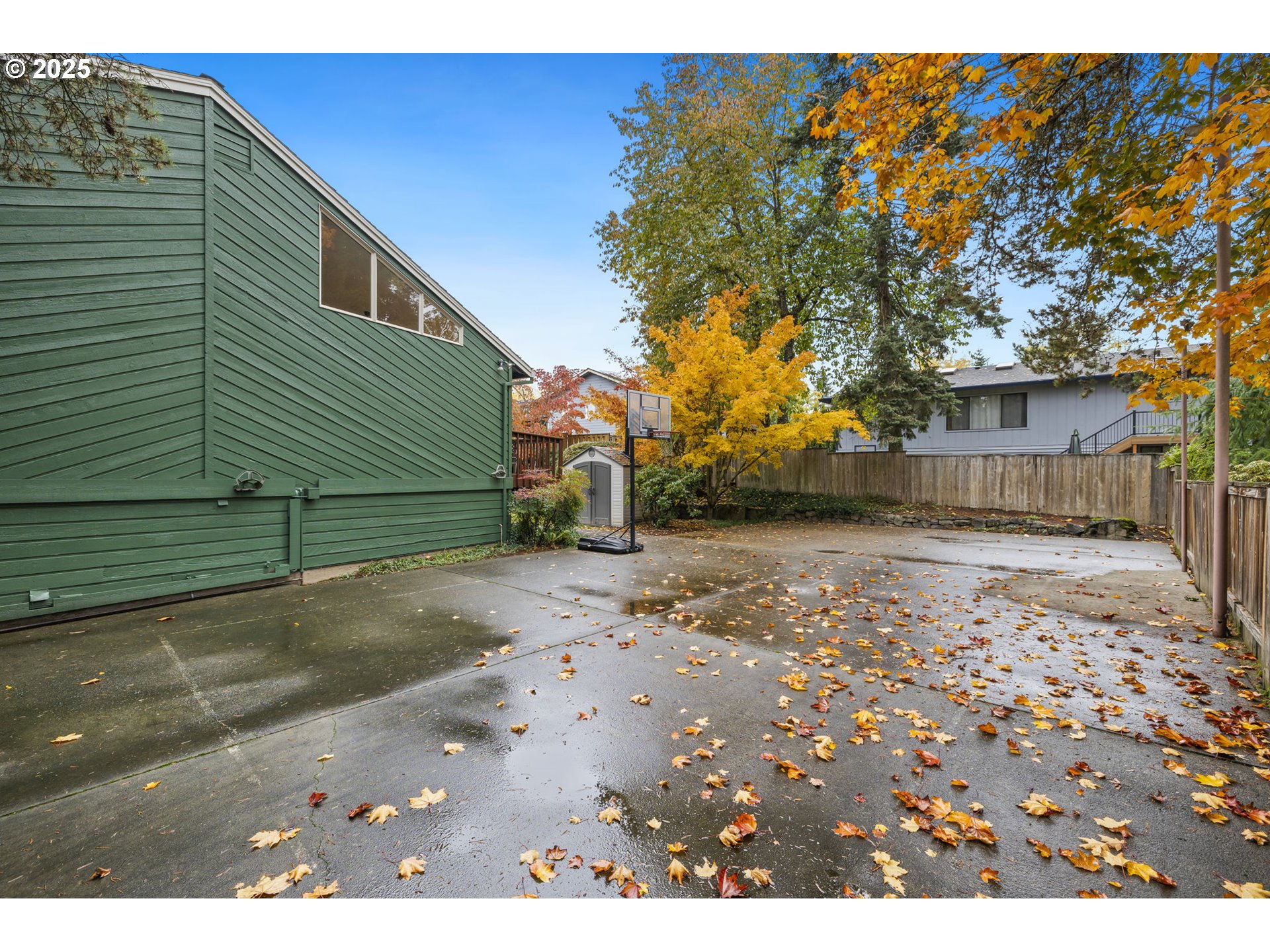 19895 Northwest Nestucca Drive Portland, OR 97229 - Photo 23 of 33 a backyard of a house