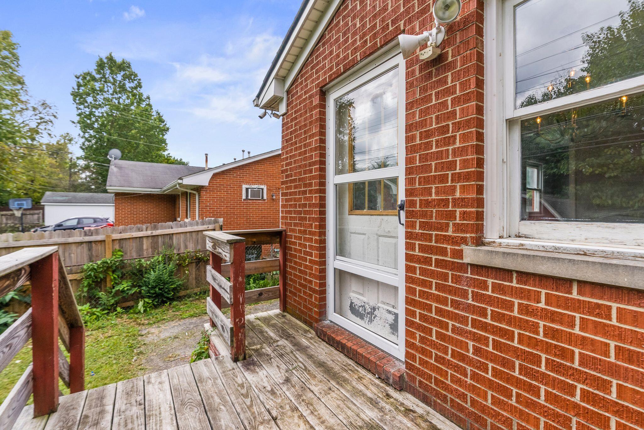 1742 Raleigh Road Lexington, KY 40505 - Photo 20 of 35 DSC04138