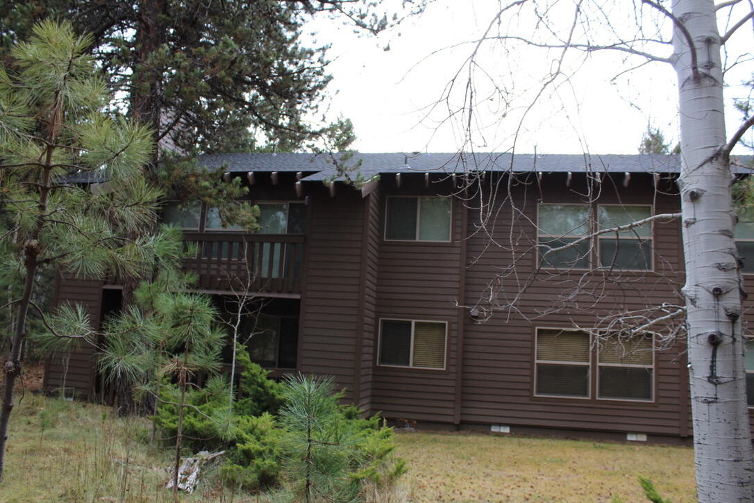57407-44d2 Beaver Ridge Loop Sunriver, OR 97707 - Photo 18 of 21 21-R44-rear