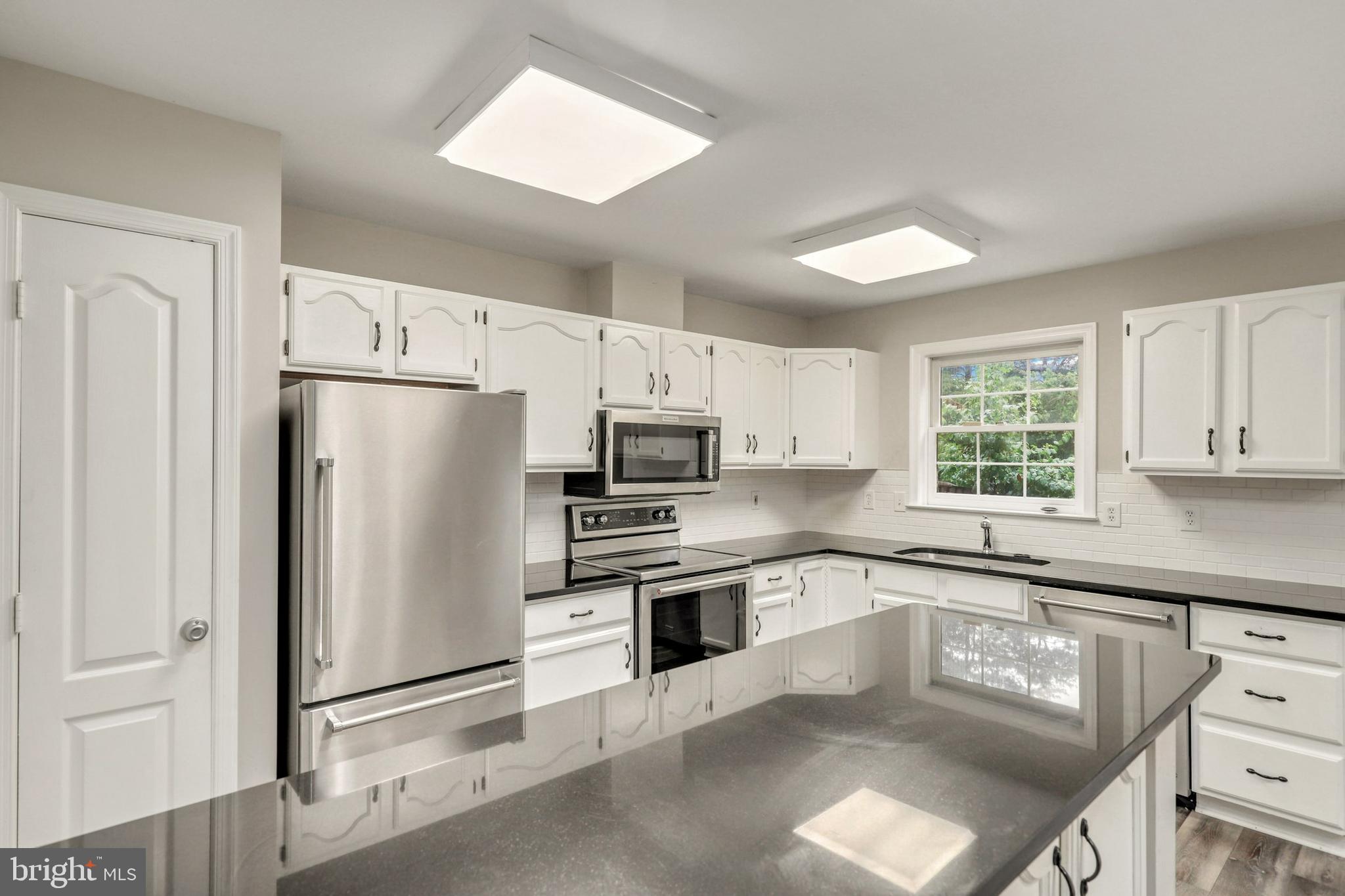 13188 Tory Loop Woodbridge, VA 22192 - Photo 13 of 38