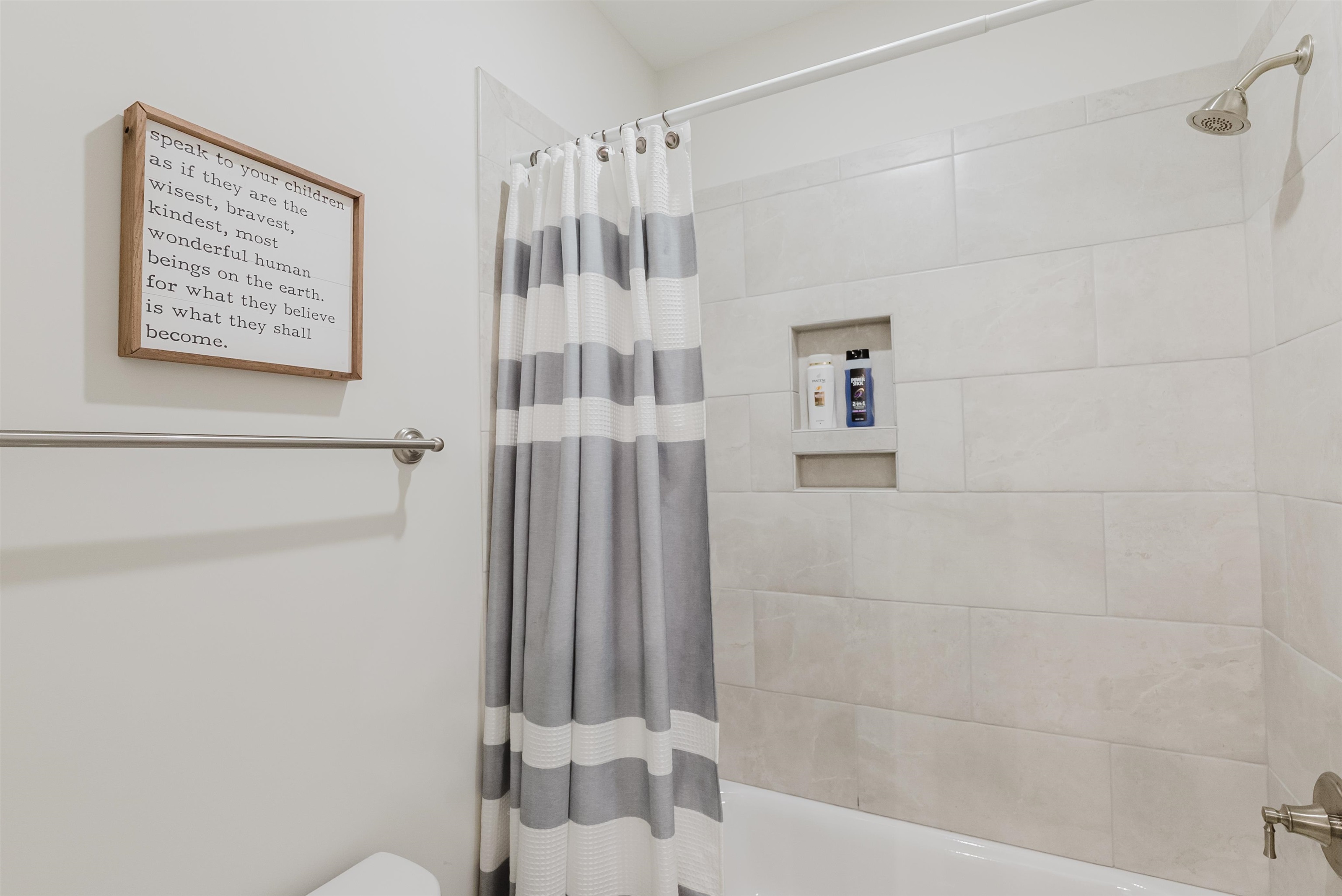 380 Garrison Boulevard Fairhope, AL 36532 - Photo 29 of 39 Bathroom