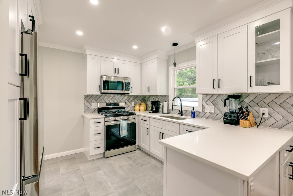 1691 South Green Road Cleveland, OH 44121 - Photo 2 of 35