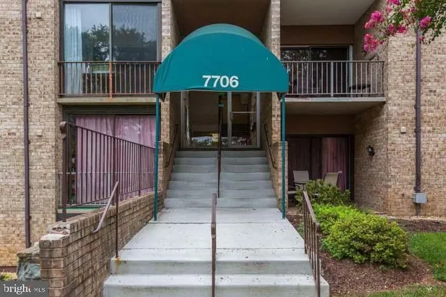 $218,900 | 7706 Hanover Parkway, Unit T3, Greenbelt, MD 20770