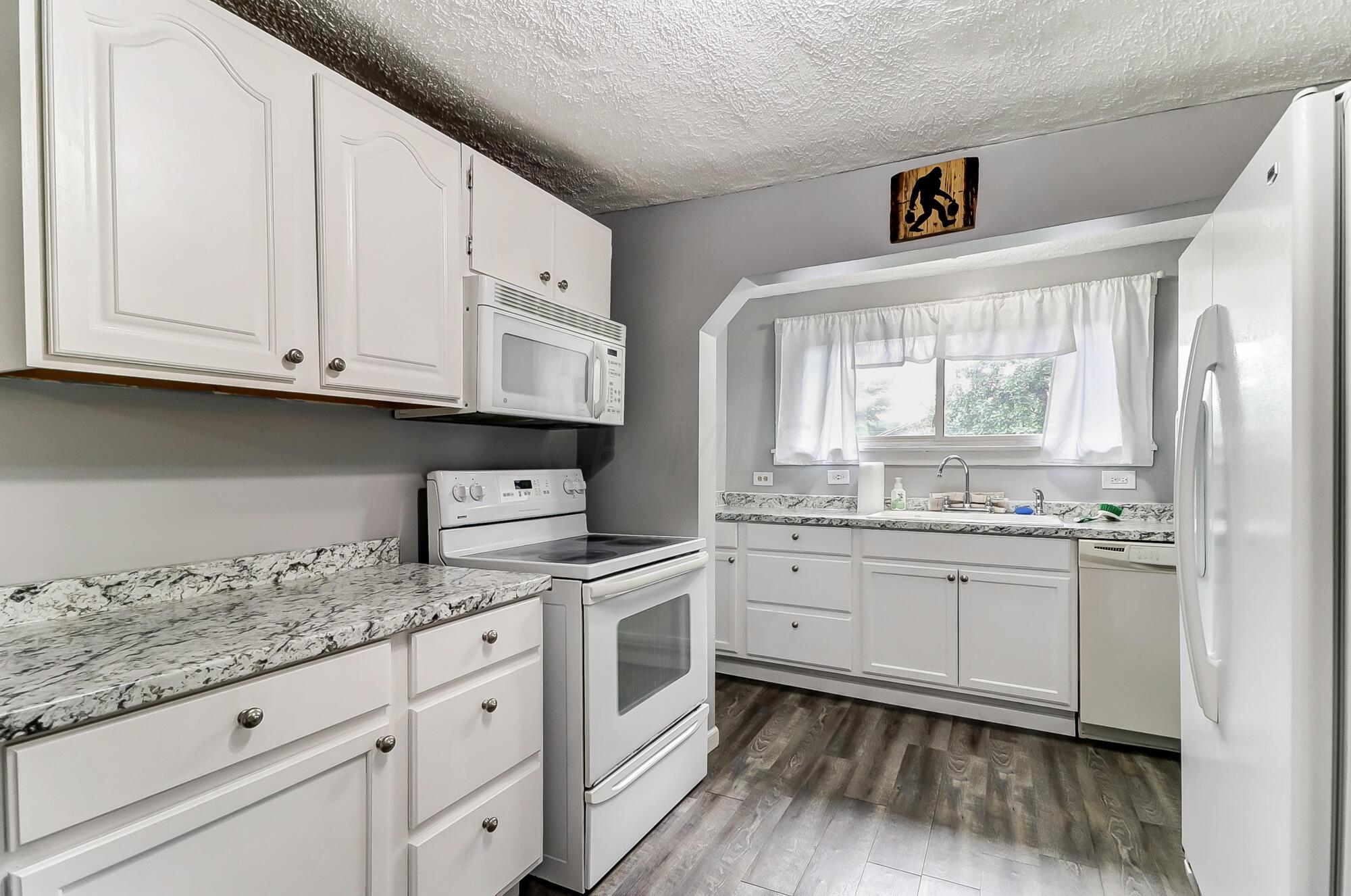 1045 Hart Road Columbus, OH 43223 - Photo 21 of 32 021