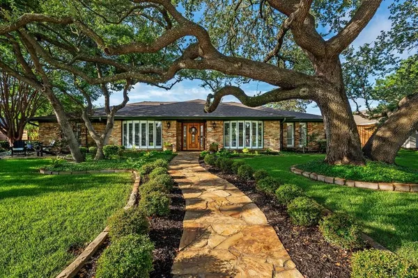 $955,000 | 7240 Hunters Ridge Drive, Dallas, TX 75248