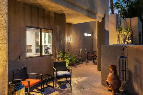 a view of garden with patio