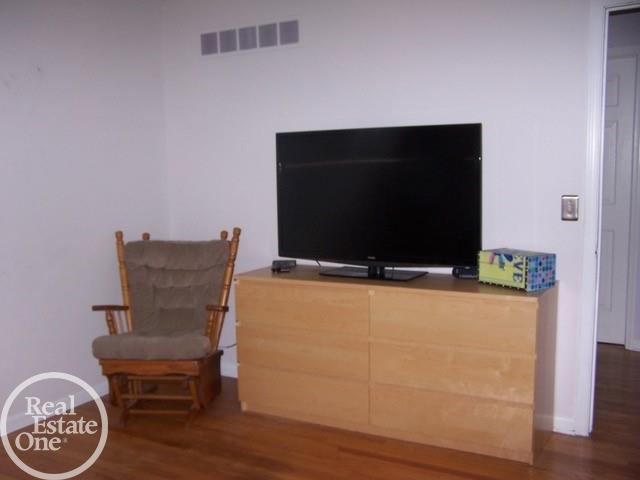 49248 Monte Road New Baltimore, MI 48047 - Photo 40 of 54 31360643-39.JPG