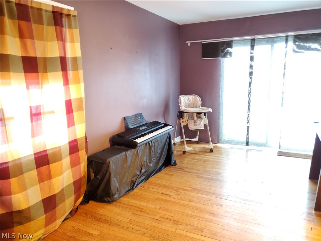 4198 Stilmore Road Cleveland, OH 44121 - Photo 17 of 35