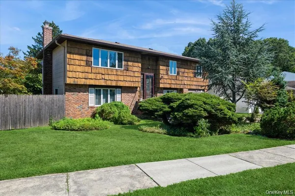 $3,000 | 10 Marsulin Drive, Syosset, NY 11791