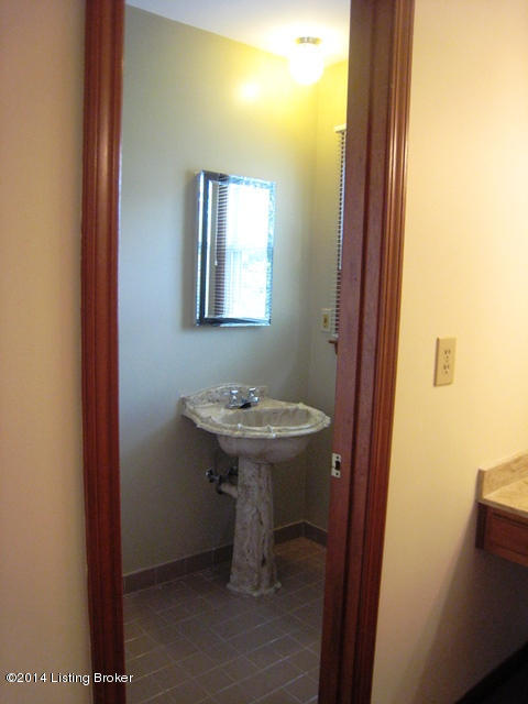 2909 Beaumont Road Louisville, KY 40205 - Photo 8 of 18 IMG_0666