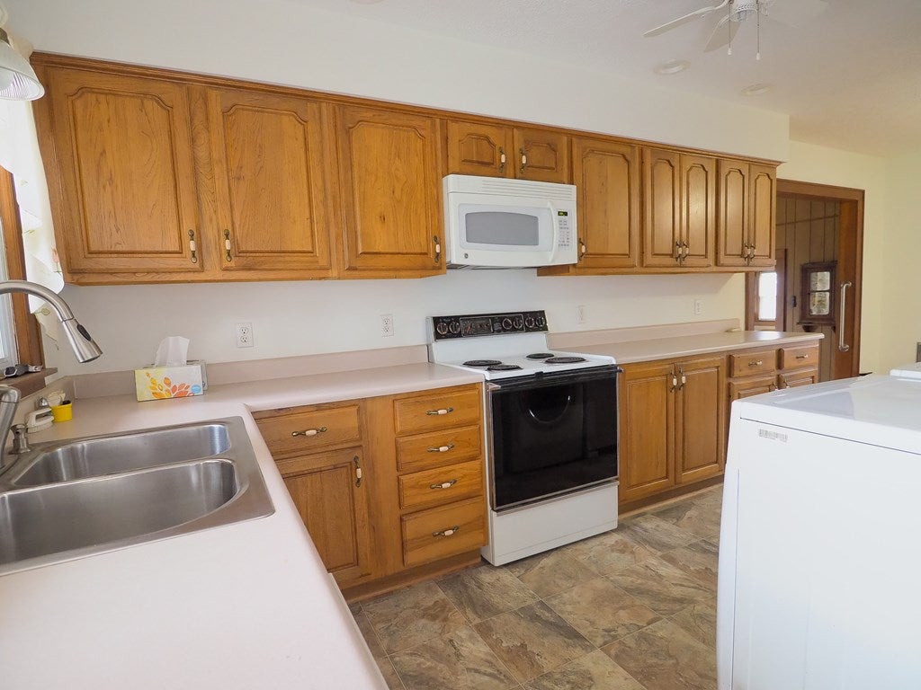 2499 Hunters Ridge Road Hillsville, VA 24343 - Photo 34 of 52 Gallery Image 34