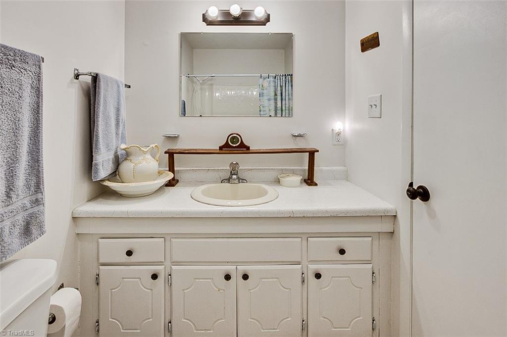 607 Colony Road Asheboro, NC 27205 - Photo 20 of 25 Gallery Image 20