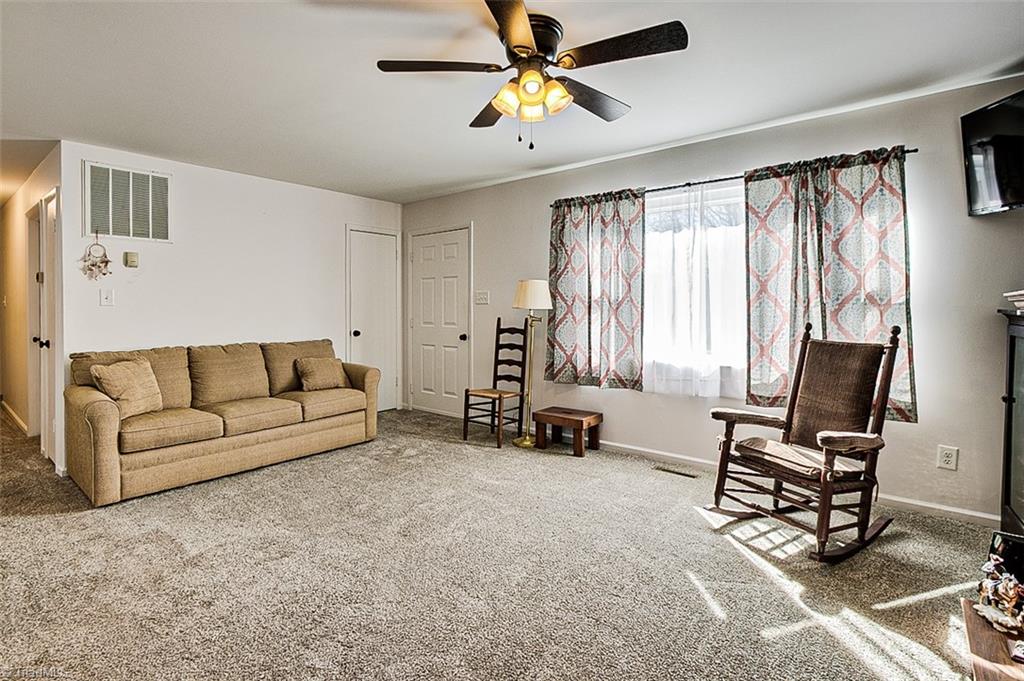 607 Colony Road Asheboro, NC 27205 - Photo 4 of 25 Gallery Image 4
