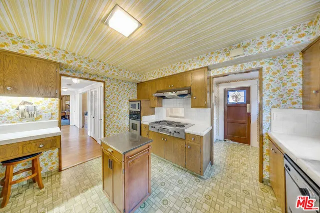 $2,985,000 | 220 Orange Grove Avenue, South Pasadena, CA 91030