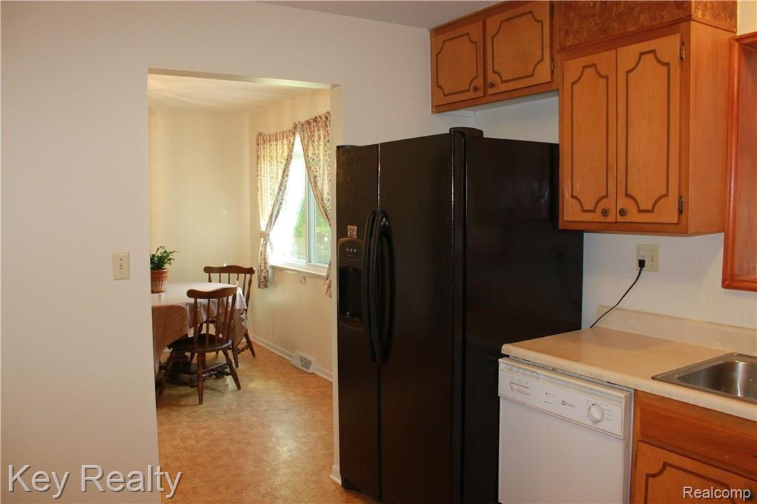 48771 Willis Road Belleville, MI 48111 - Photo 17 of 37 IMG_4980.JPG