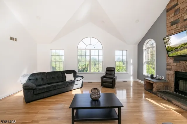 $735,000 | 6 Rose Lane, Hackettstown, NJ 07840