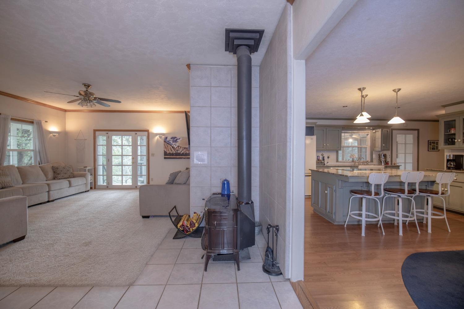 2695 Paso Pass Road Mariposa, CA 95338 - Photo 14 of 56 a view of a livingroom and dining room