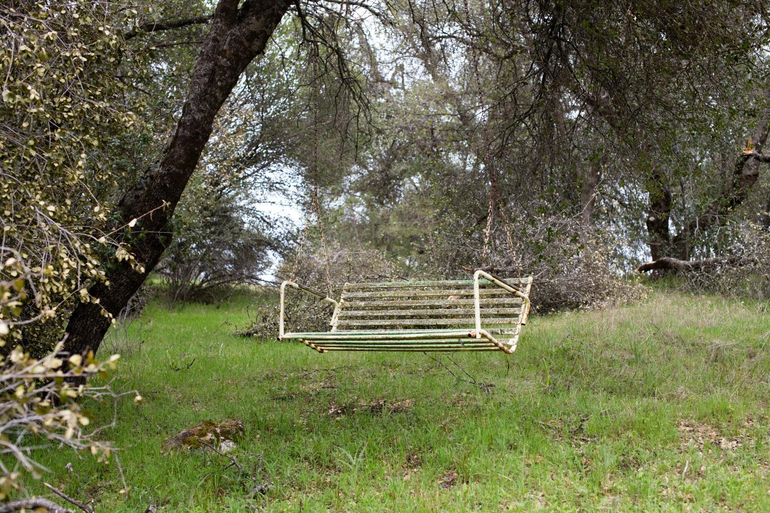 2695 Paso Pass Road Mariposa, CA 95338 - Photo 47 of 56 a backyard of a house with lots of green space