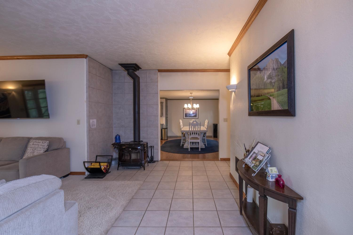2695 Paso Pass Road Mariposa, CA 95338 - Photo 8 of 56 a living room with furniture
