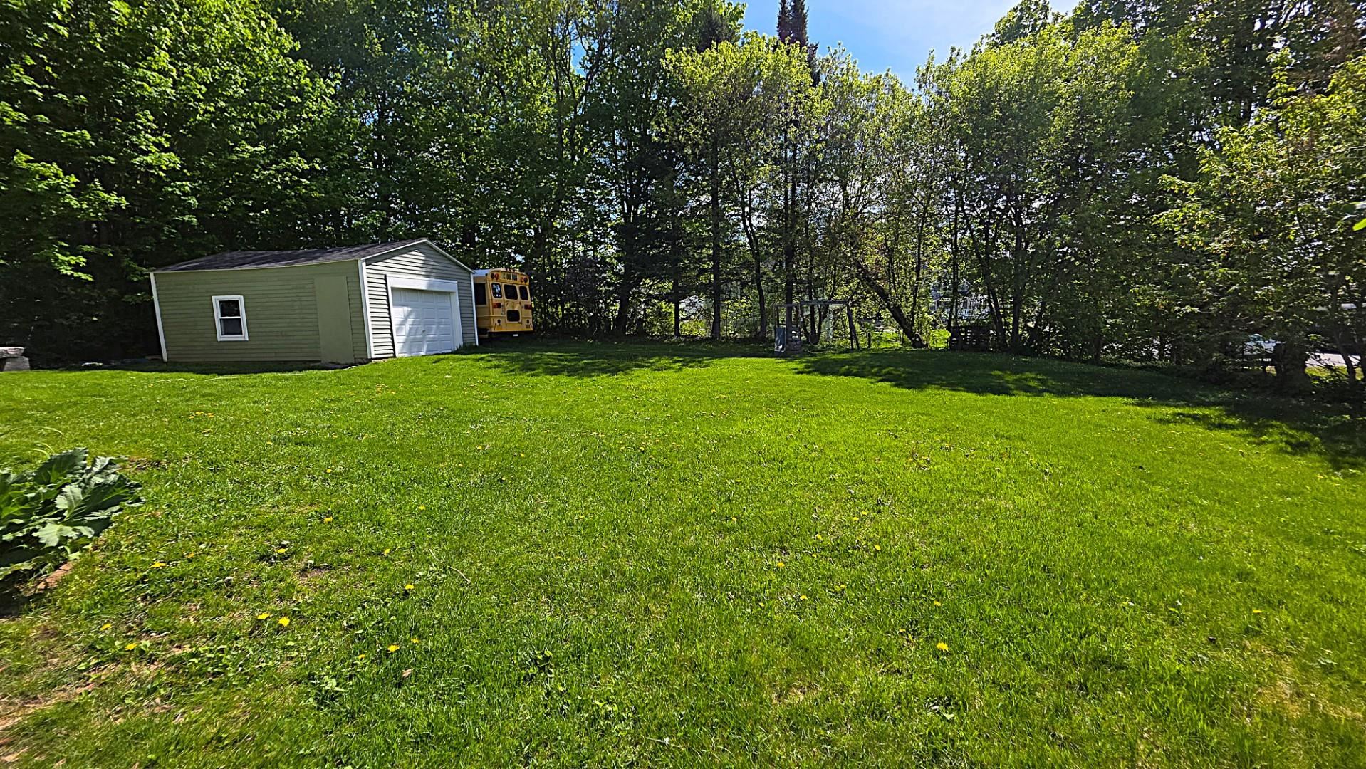 44 Taylor Street Newport, VT 05855 - Photo 4 of 37