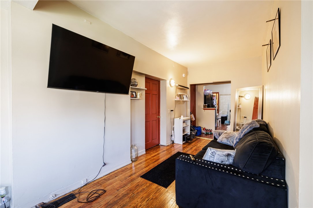 555 Garson Avenue Rochester, NY 14609 - Photo 4 of 23