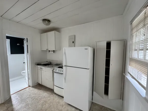 $1,500 | 200 Park Avenue, Unit 9, Lake Park, FL 33403