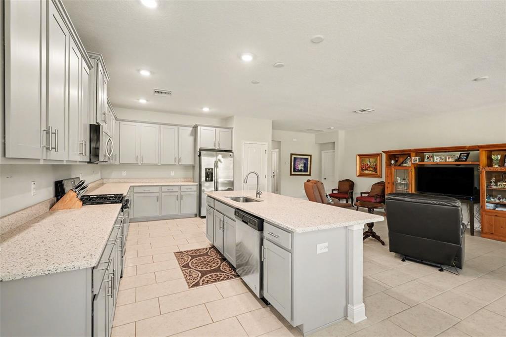 8044 Sequester Loop Land O Lakes, FL 34637 - Photo 11 of 32