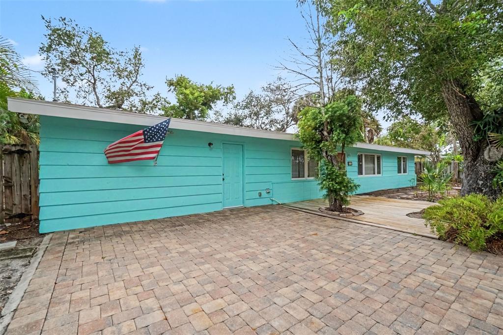 528 Ralph Street Sarasota, FL 34242 - Photo 5 of 60 Gallery Image 5
