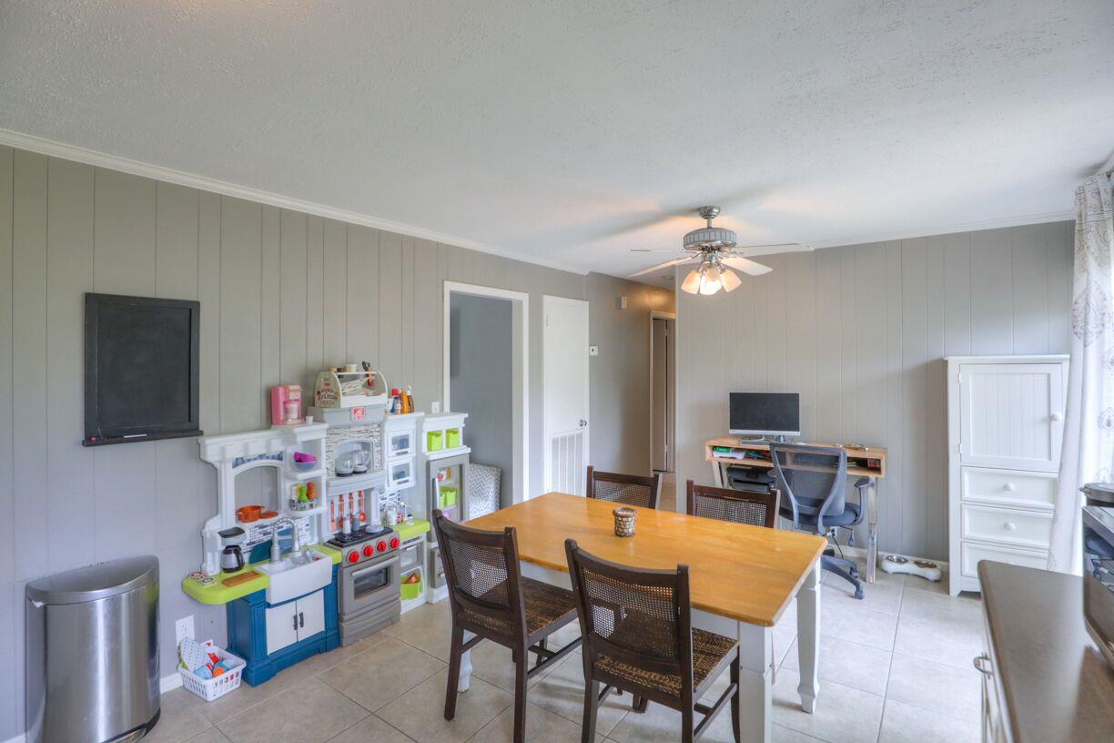 64 Searcy Road Mount Juliet, TN 37122 - Photo 6 of 16 Eat in Kitchen with entry to large deck out back!!