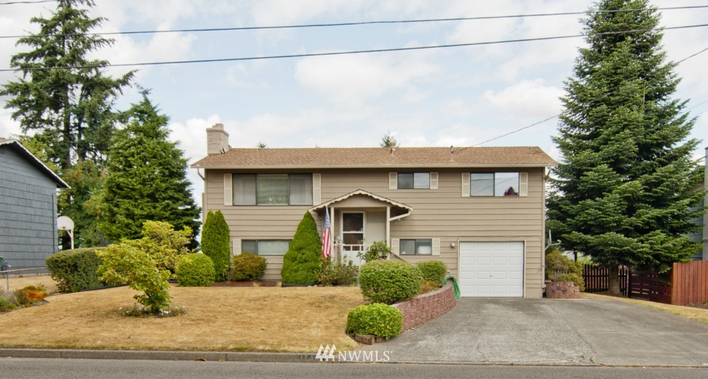 1732 Edmonds Way Southeast Renton, WA 98058 - Photo 1 of 13 Gallery Image 1