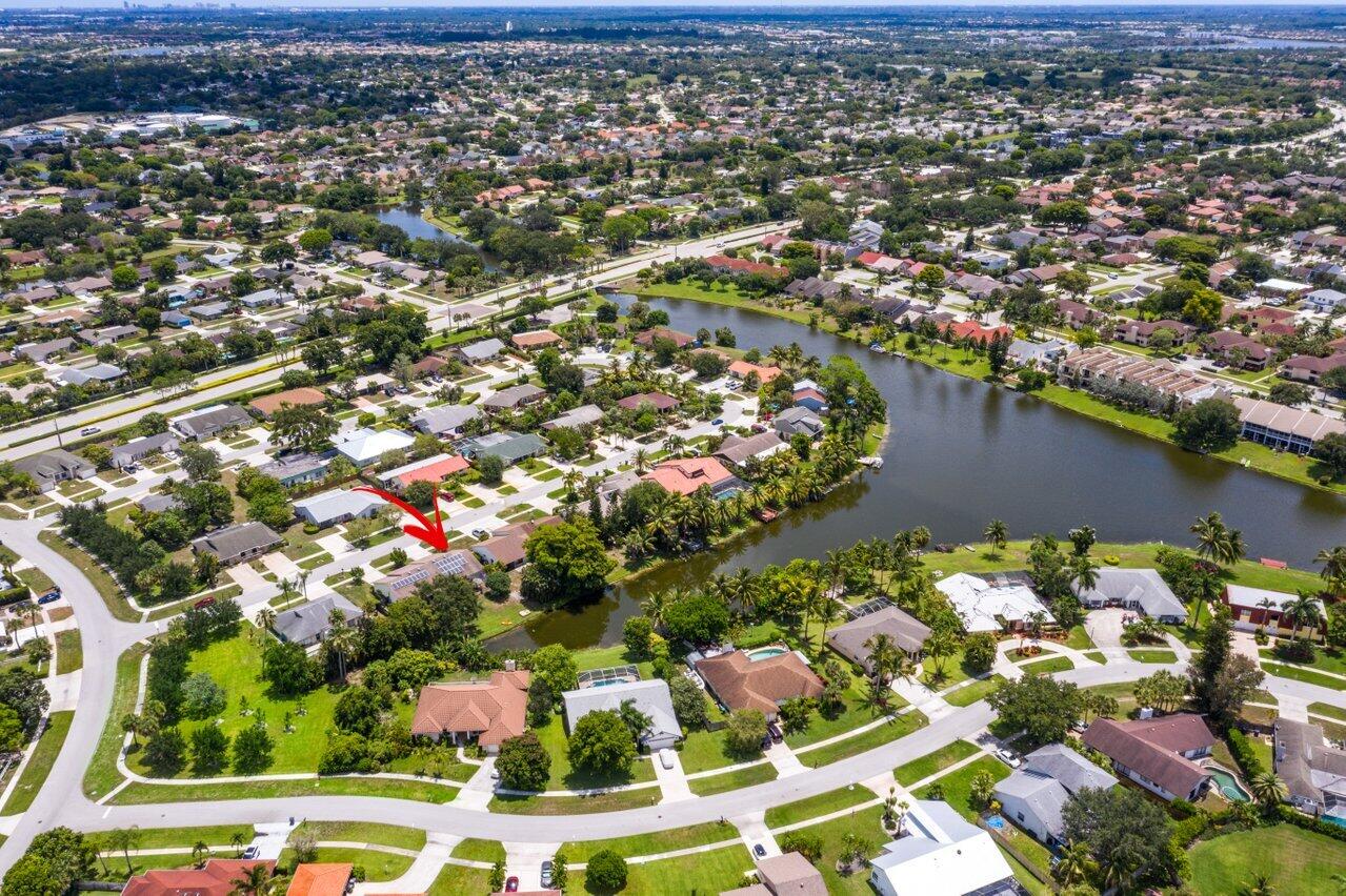 1367 Riverside Circle Wellington, FL 33414 - Photo 8 of 16 045-1369RiversideCircle-Wellington-FL-33
