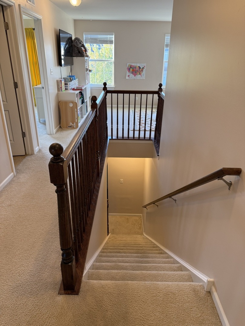 2572 Retreat Circle Lisle, IL 60532 - Photo 19 of 40 a view of entryway
