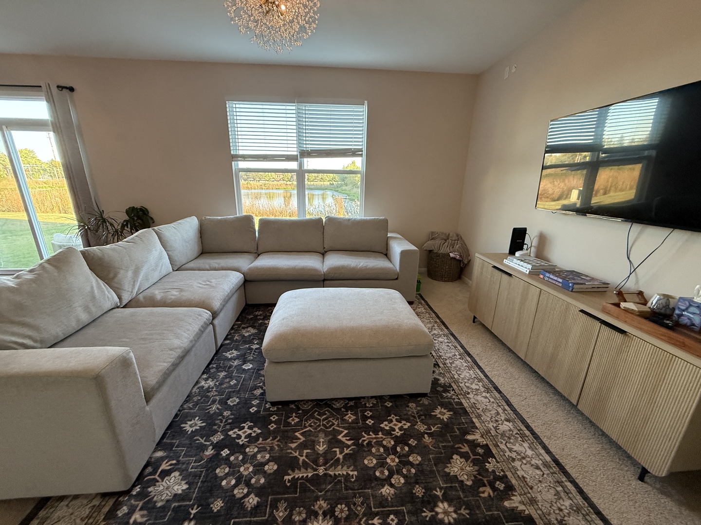 2572 Retreat Circle Lisle, IL 60532 - Photo 8 of 40 a living room with furniture and a flat screen tv