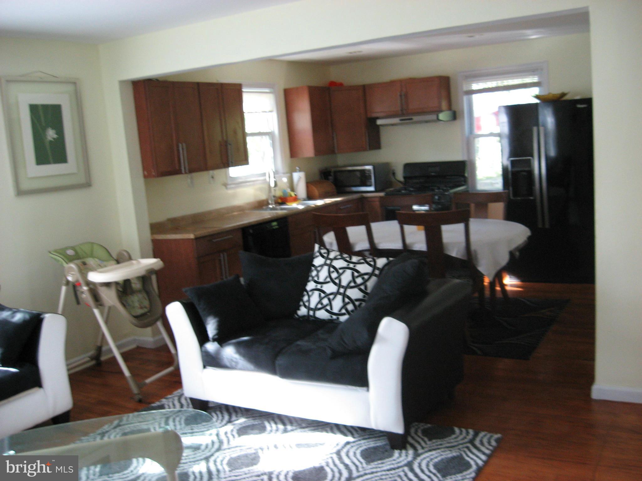 11712 Kingtree Street Silver Spring, MD 20902 - Photo 4 of 28 Interior (General)