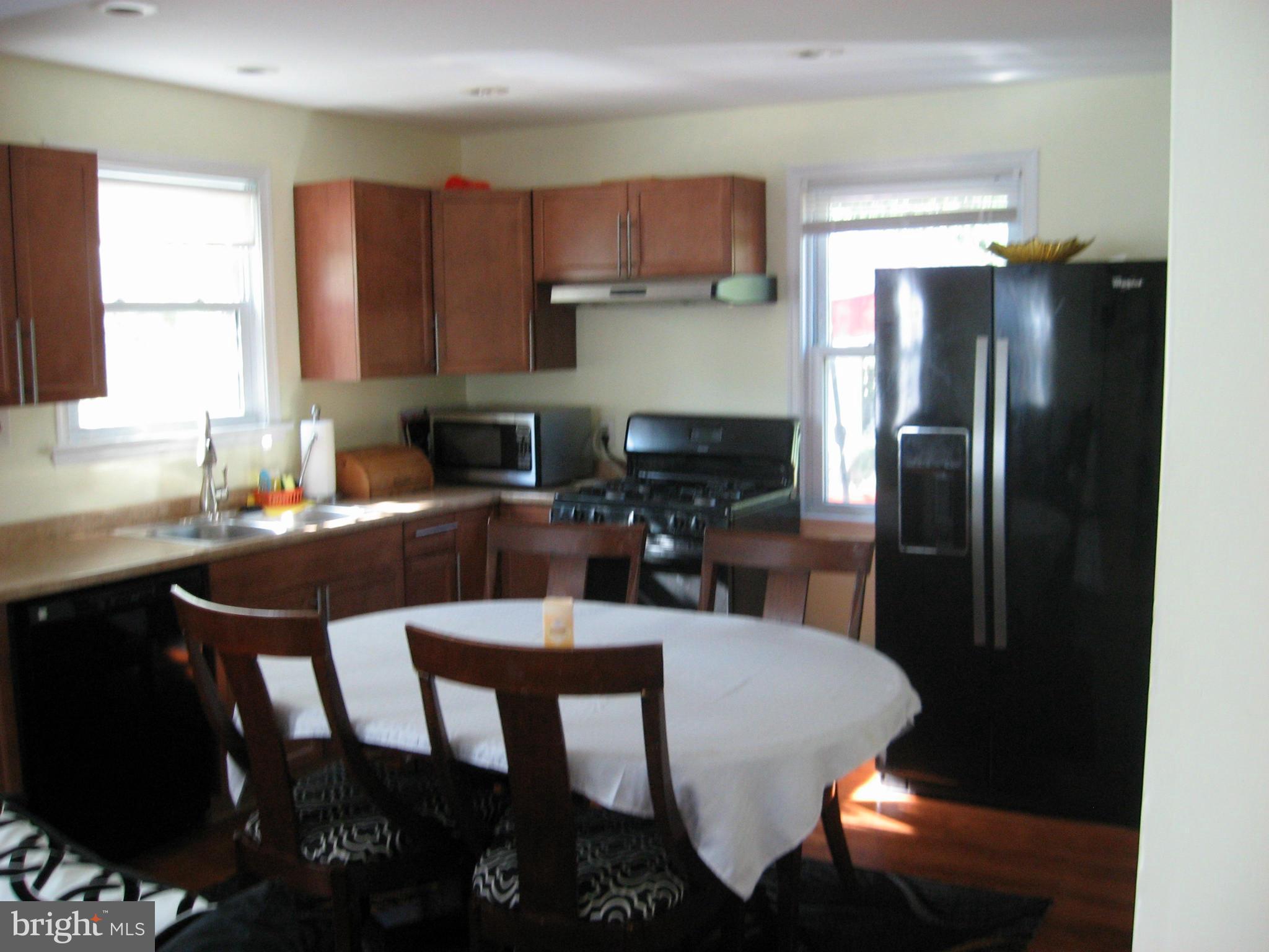 11712 Kingtree Street Silver Spring, MD 20902 - Photo 5 of 28 Interior (General)