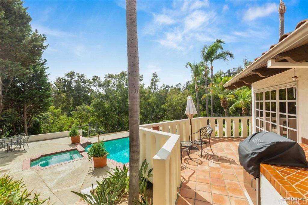 16576 Via Lago Azul Rancho Santa Fe, CA 92067 - Photo 12 of 23 Gallery Image 12