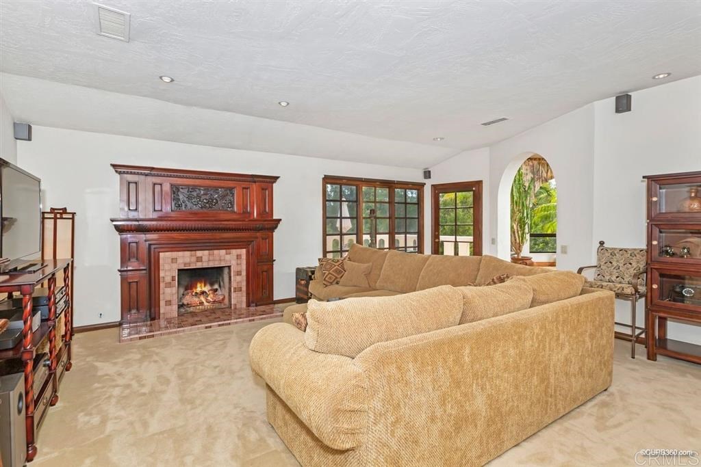 16576 Via Lago Azul Rancho Santa Fe, CA 92067 - Photo 9 of 23 Gallery Image 9