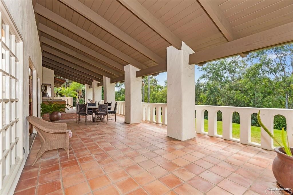16576 Via Lago Azul Rancho Santa Fe, CA 92067 - Photo 10 of 23 Gallery Image 10