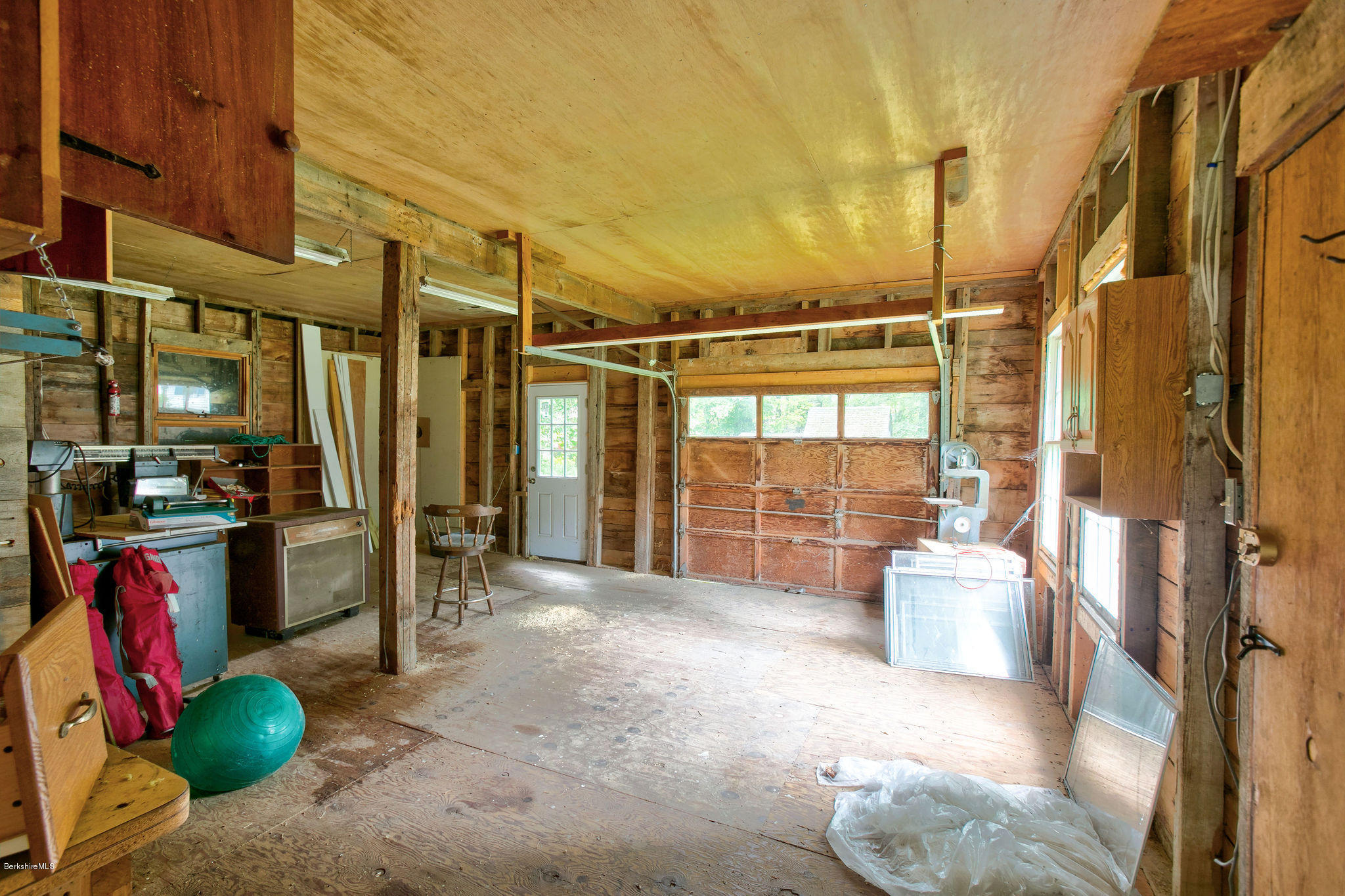 1380 County Road Sheffield, MA 01230 - Photo 4 of 22 Barn