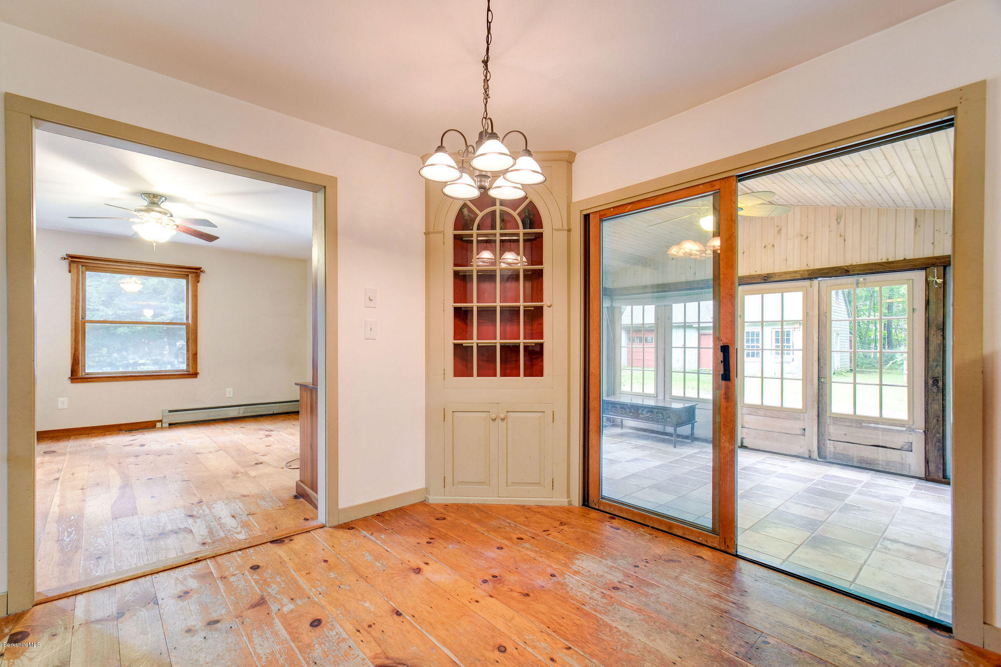 1380 County Road Sheffield, MA 01230 - Photo 10 of 22 Dining room