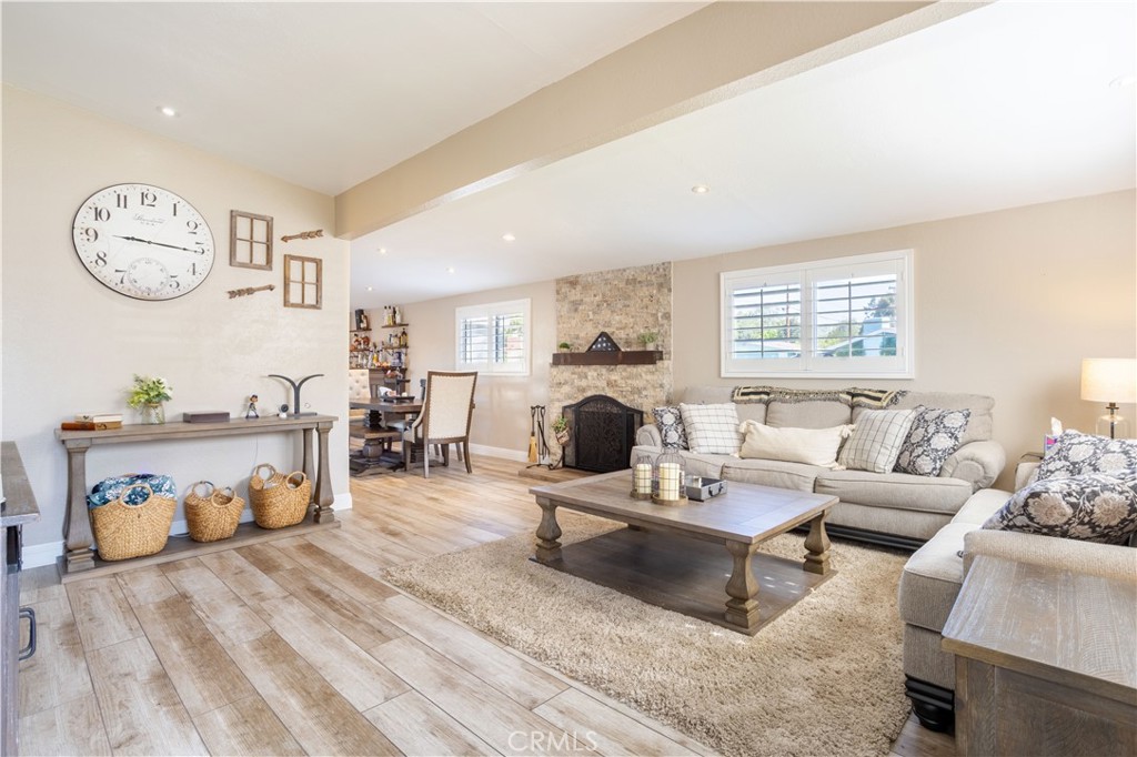 27573 Santa Clarita Road Saugus, CA 91350 - Photo 2 of 16