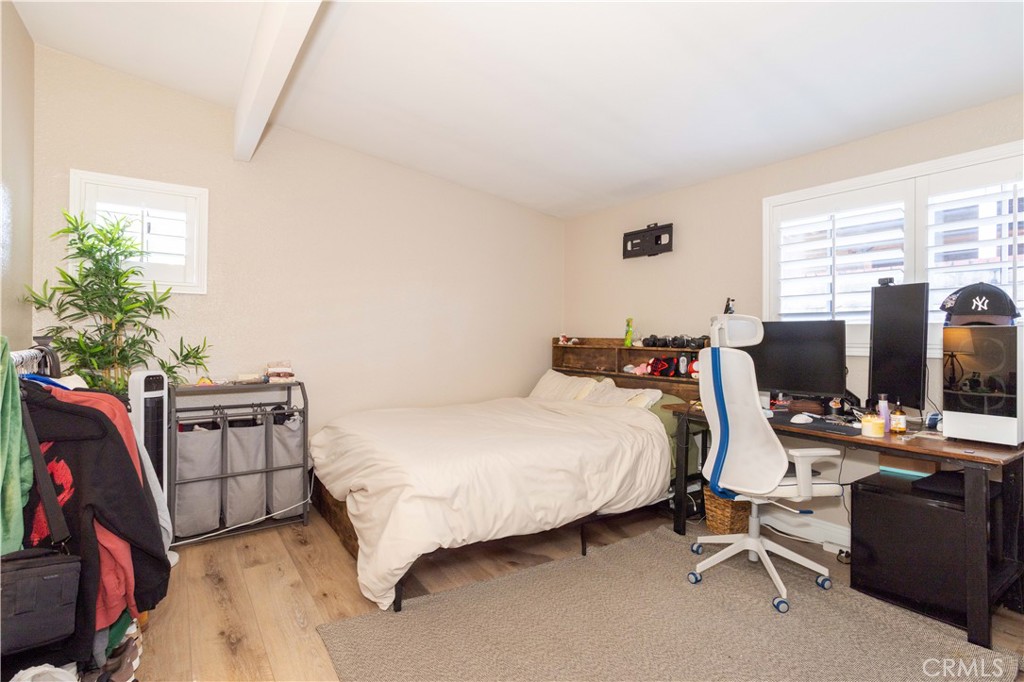 27573 Santa Clarita Road Saugus, CA 91350 - Photo 7 of 16