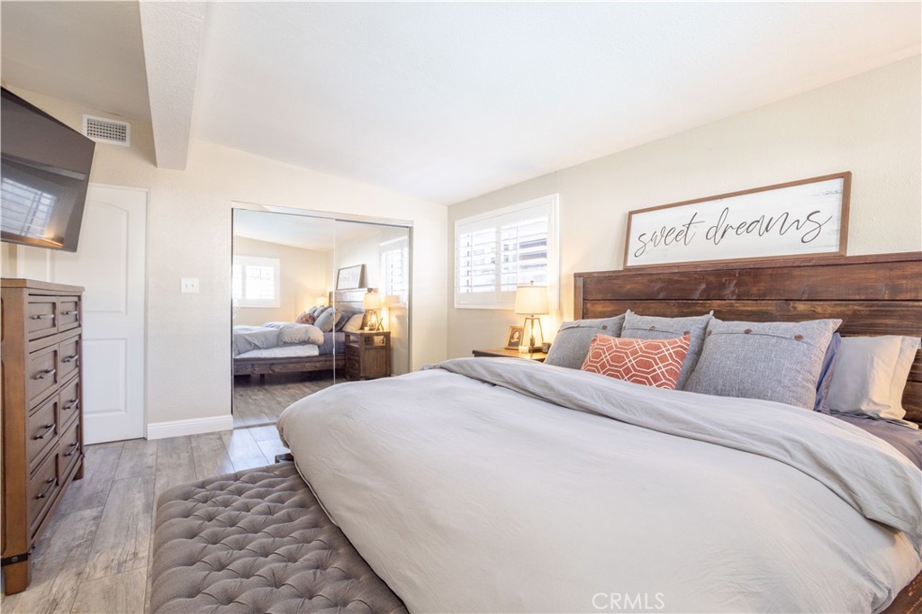 27573 Santa Clarita Road Saugus, CA 91350 - Photo 9 of 16