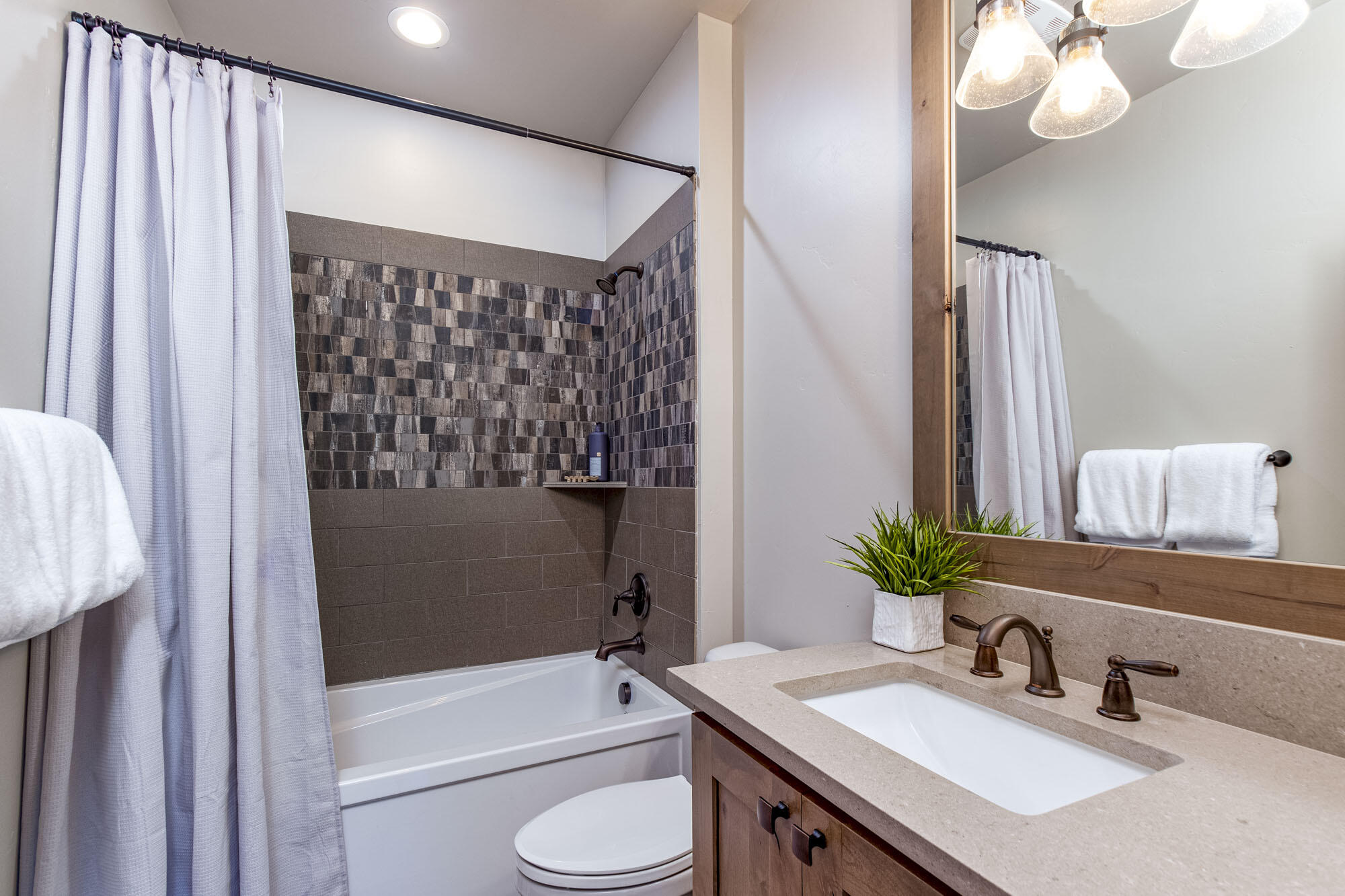 56462 Sunstone Loop Bend, OR 97707 - Photo 47 of 60 Bath #7