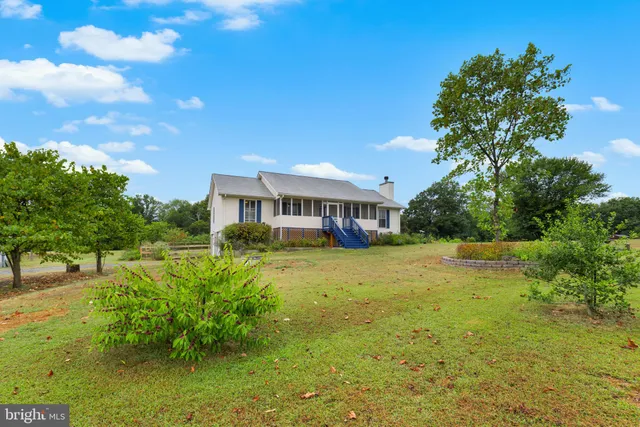 $709,900 | 9178 Hannah Dustin, Catlett, VA 20119