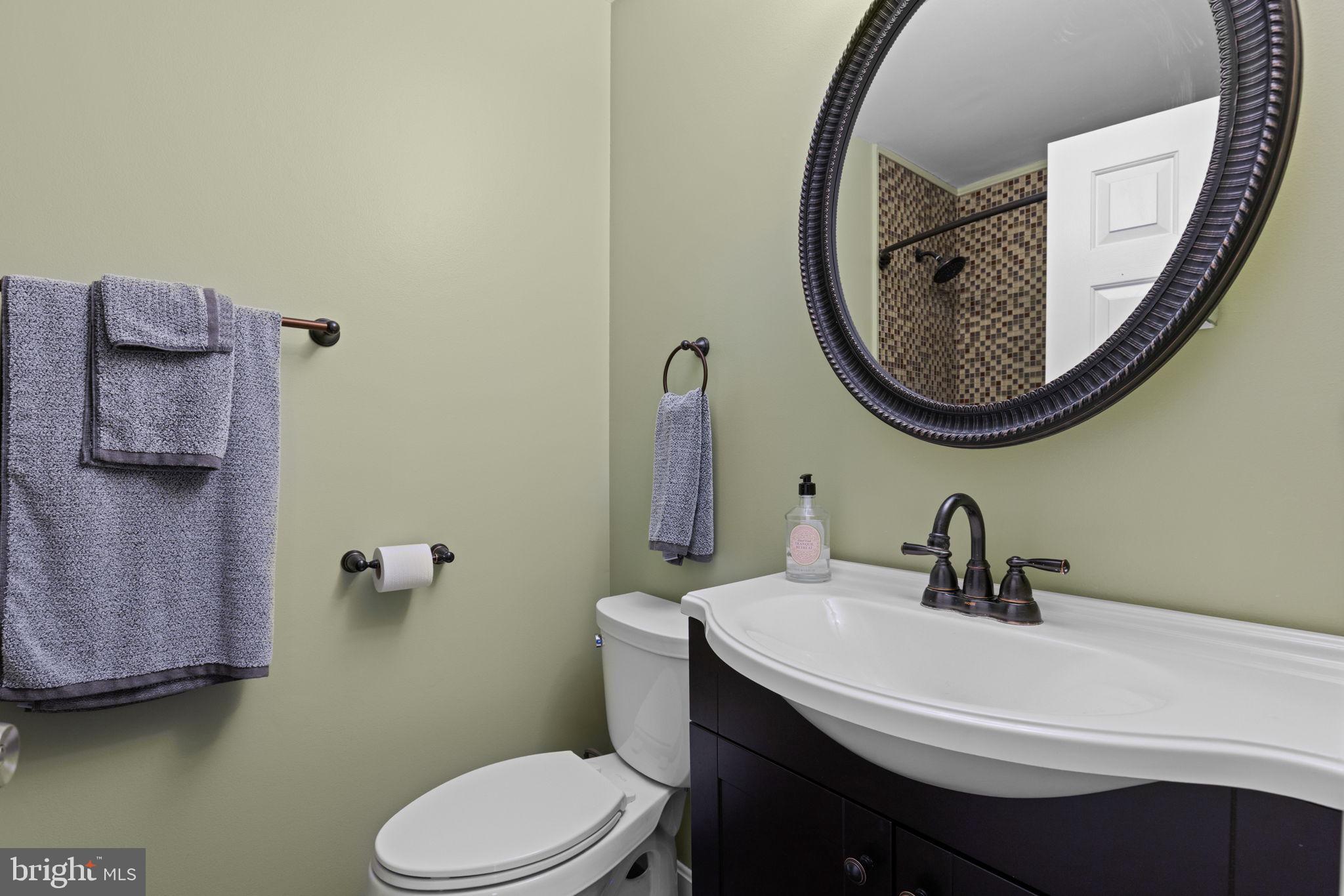 9178 Hannah Dustin Catlett, VA 20119 - Photo 29 of 52 Hall bath